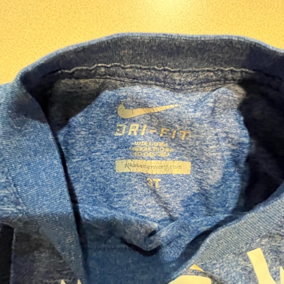 Boys Nike 3T Dri-Fit long sleeve t-shirt EUC - Picture 2 of 2
